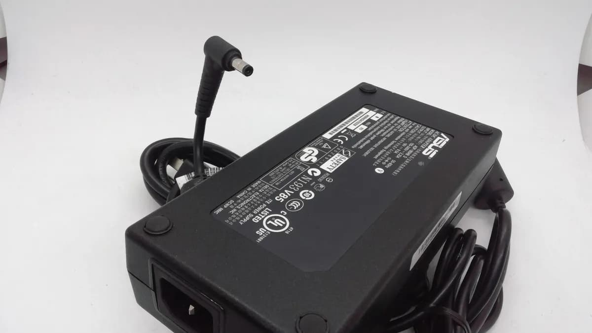 Charger AC Adapter Asus 180W Gaming Laptop Charger Asus G750JM G750JW G752VL G752VM G752VT GL702VM GL502 GL502V GL502VT GL502VS GL502VM GL502VY