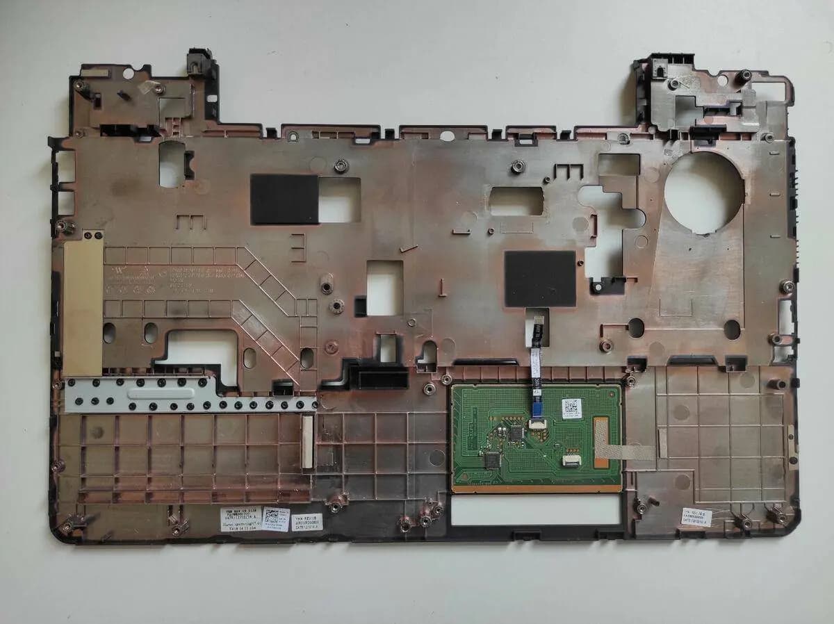 Housing Palmrest Dell Latitude E5540 with Touchpad A136L6