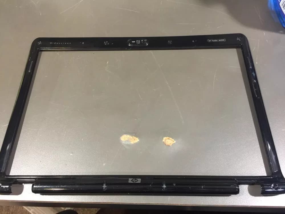HP Pavilion DV2000 Front LCD Cover/Bezel 430457-001 ( Used )