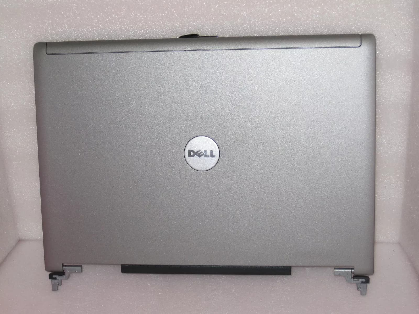 DELL Latitude D620 D630 D631 LCD Back Cover YT450 JD104 ( Used )