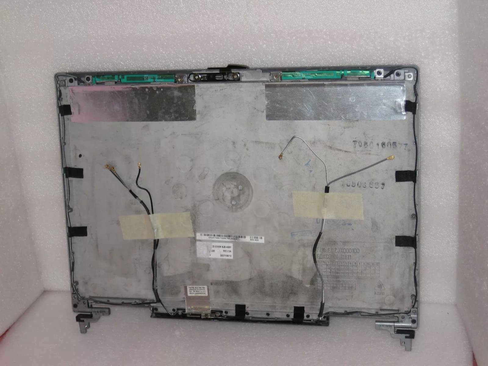 DELL Latitude D620 D630 D631 LCD Back Cover YT450 JD104 ( Used )