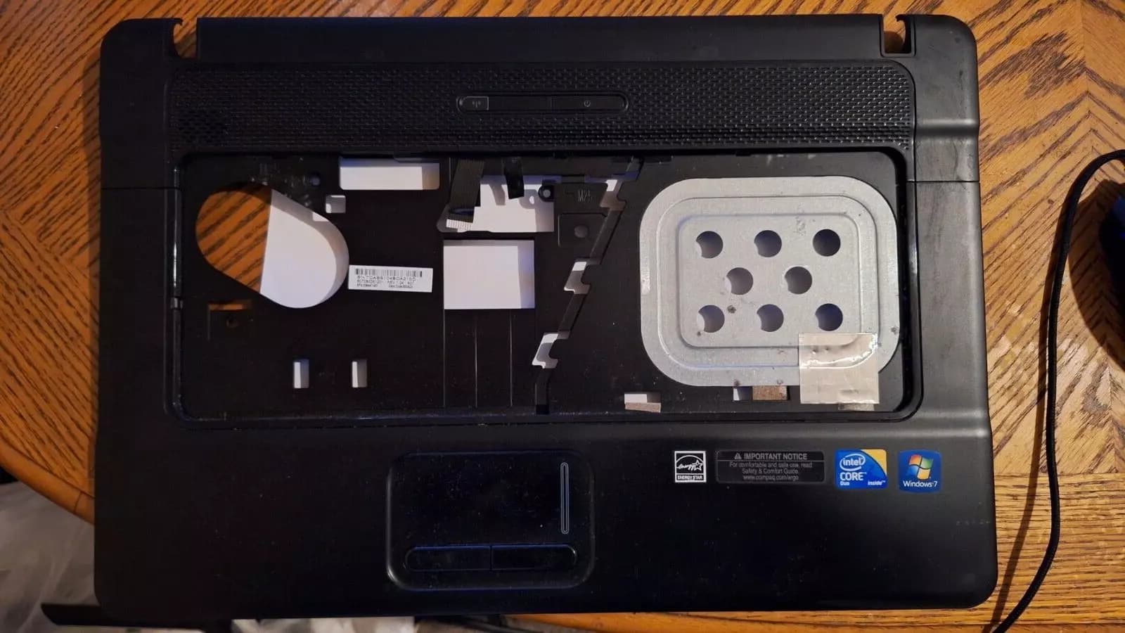 Palmrest Cover for HP Compaq 610 538447-001 ( Used )