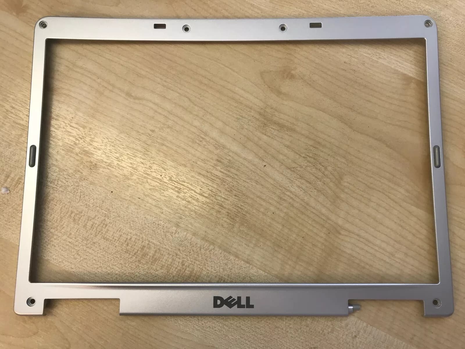 LCD Back Cover Dell Inspiron 1505 6400 E1505 with Hinges UW737 ( Used )
