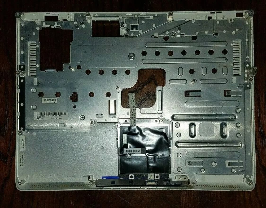Palmrest Cover Dell Inspiron 6400 PP20L HF909 EAFM1005014 ( Used )
