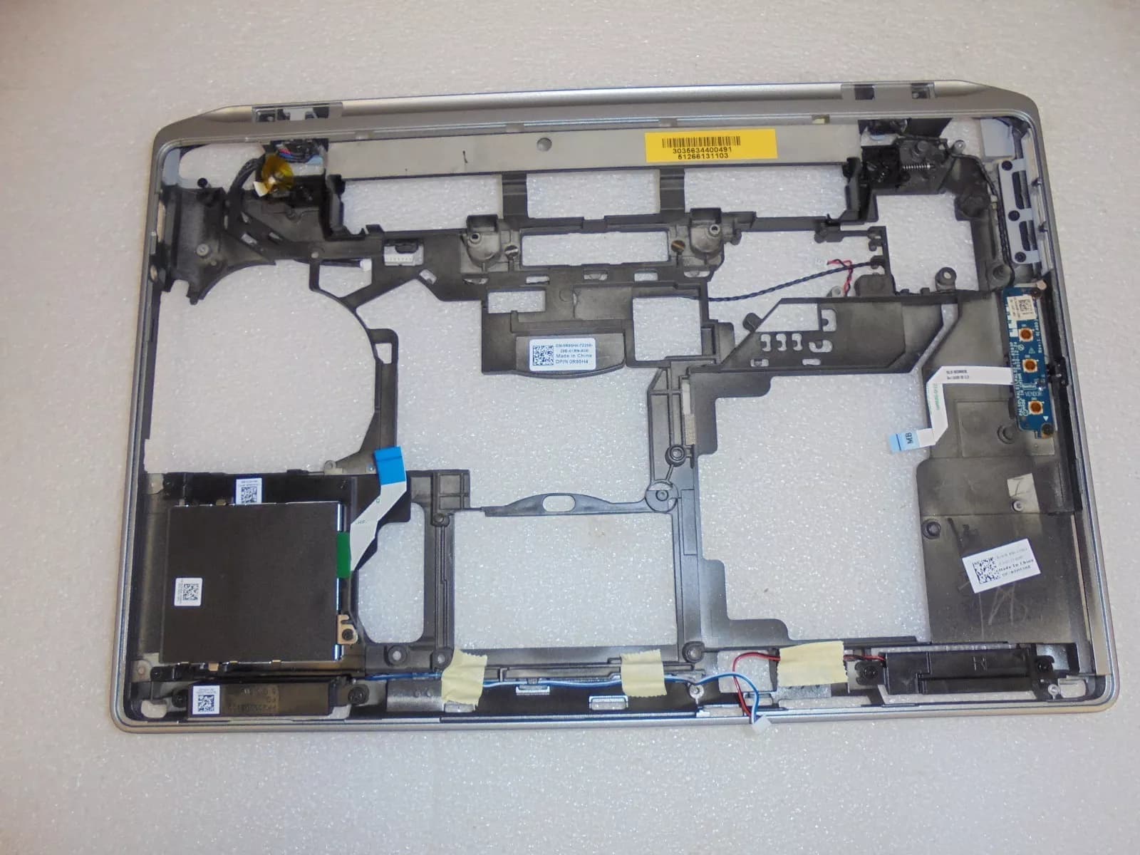 Dell Latitude E6420 Bottom Base Cover 16F7C R95H4 ( Used )