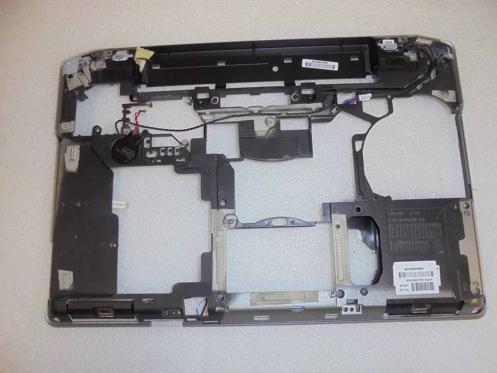 Dell Latitude E6420 Bottom Base Cover 16F7C R95H4 ( Used )