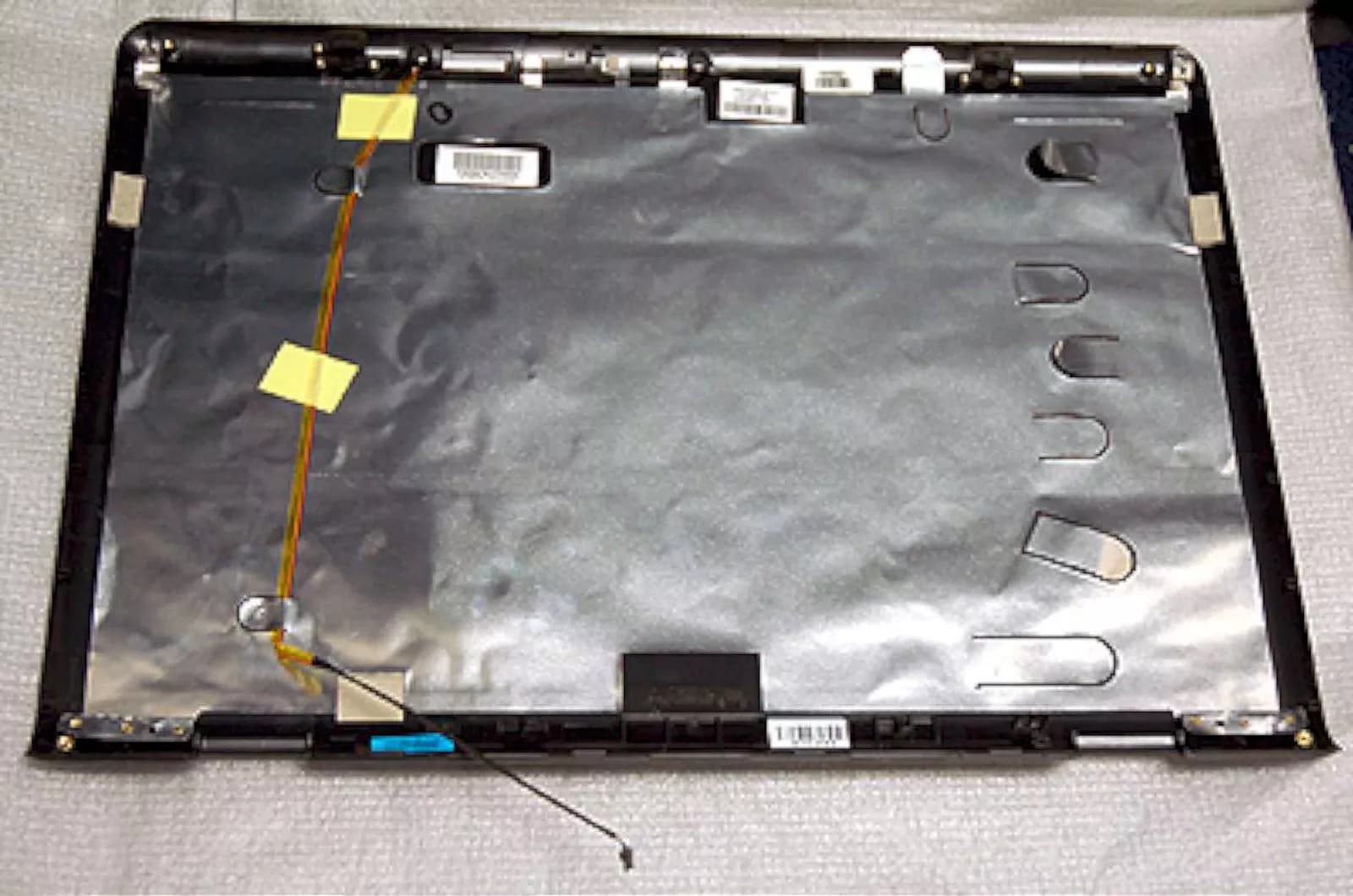 HP Pavilion dv9000 Laptop LCD Cover 448000-001 Case Circles Camera ( Used )