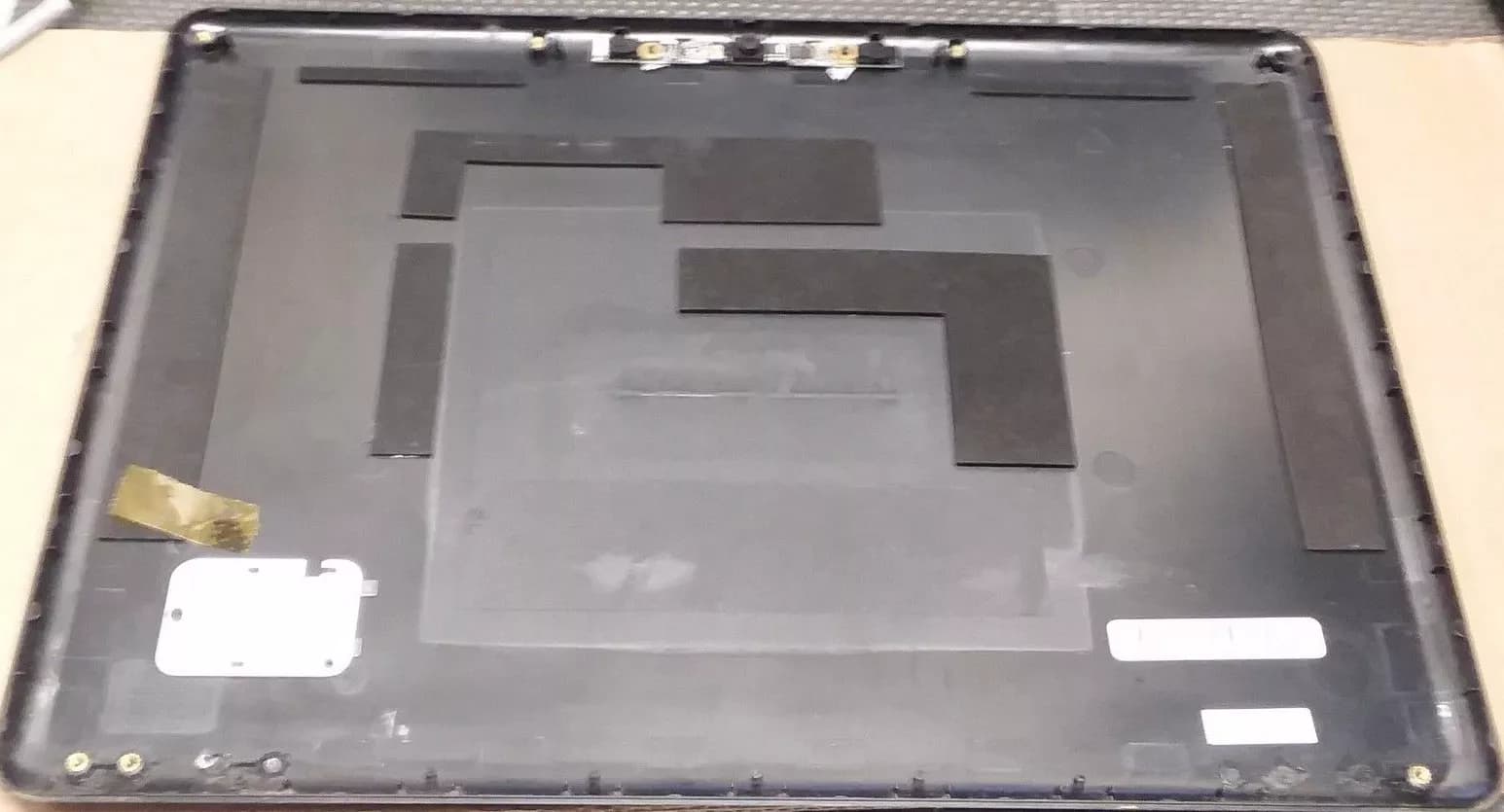 HP Pavilion DV4 LCD Back Cover FA03V000100 #8037 ( Used )
