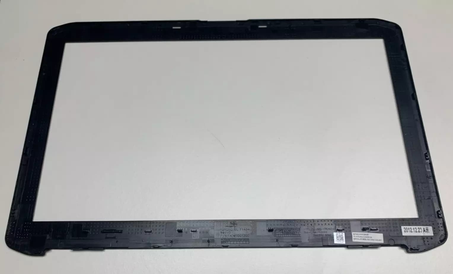 Dell Latitude E5530 LCD Screen Frame 0CC26W ( Used )