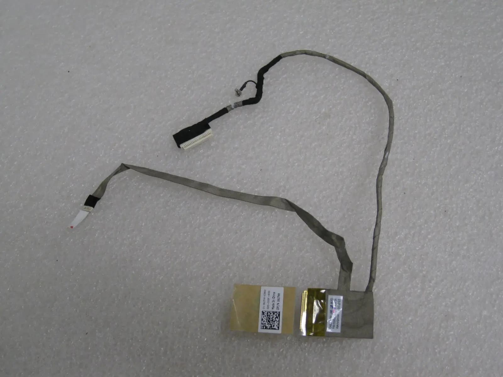 DELL INSPIRON 1564 LCD VIDEO with CAM CABLE P/N: 61TN9 CN-061TN9 ( Used )