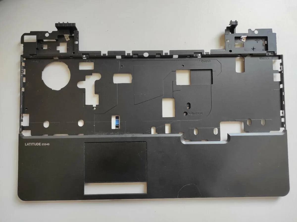 Housing Palmrest Dell Latitude E5540 with Touchpad A136L6