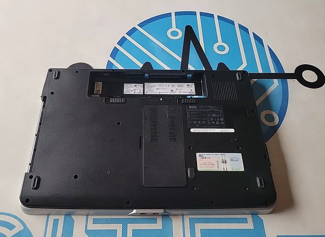 Dell Vostro A860 Laptop Bottom Base Case Back Cover Memory Cover ( Used )