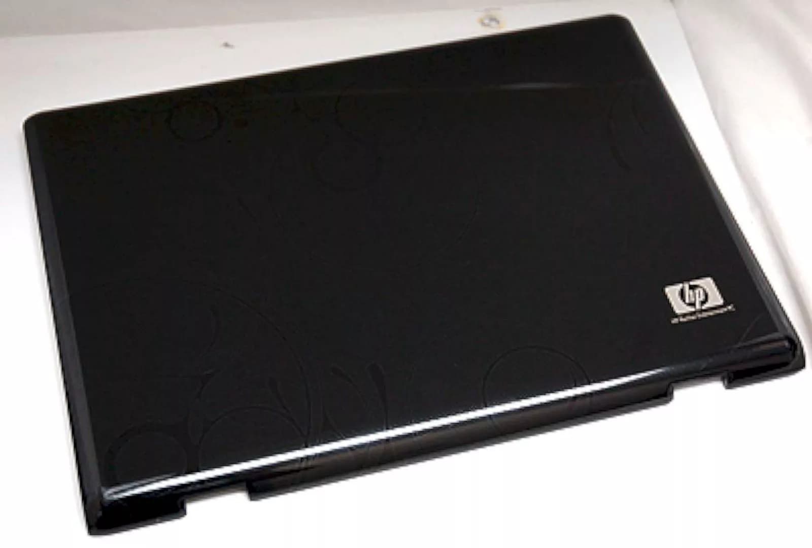 HP Pavilion dv9000 Laptop LCD Cover 448000-001 Case Circles Camera ( Used )