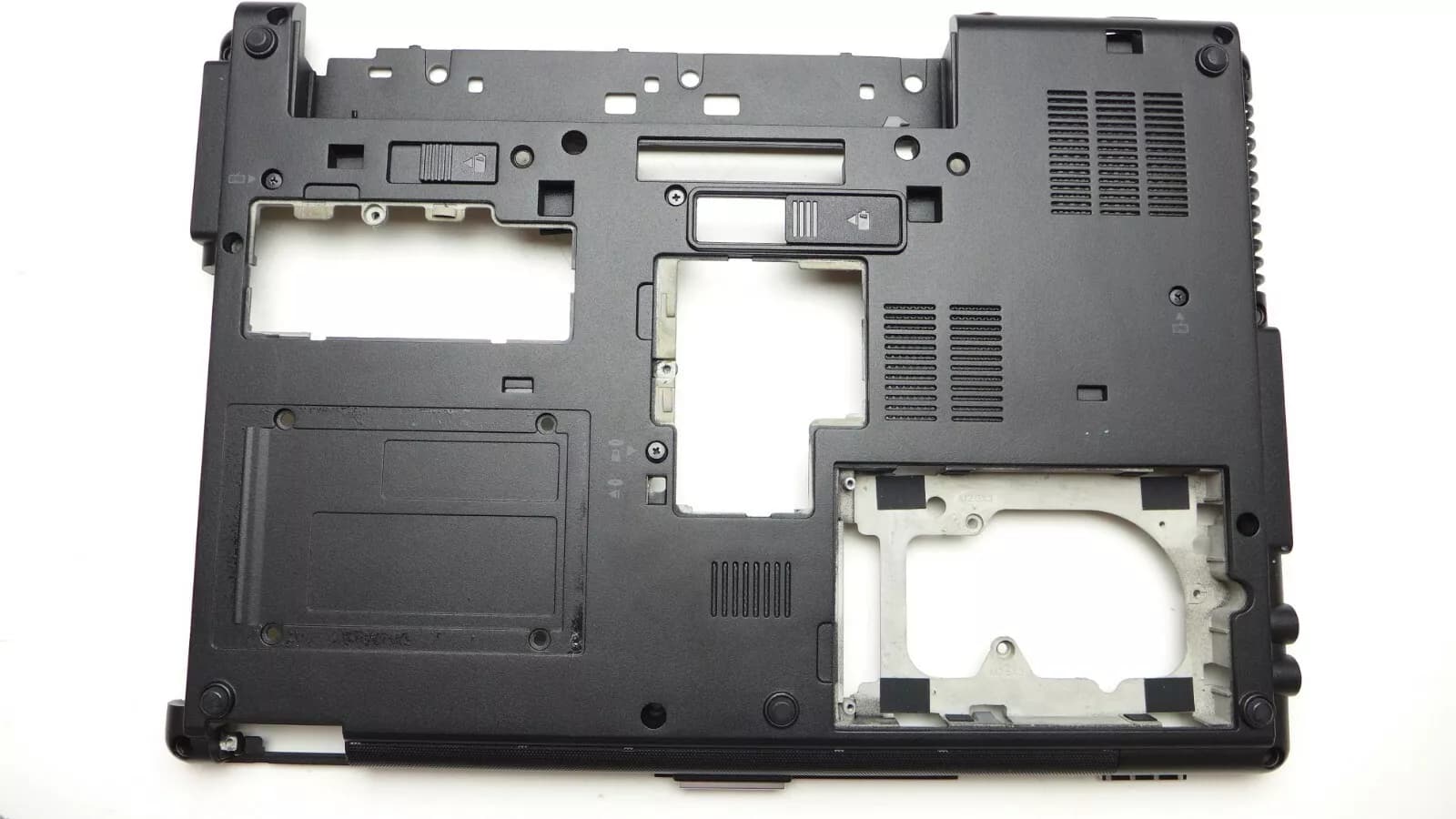 Bottom Base Cover laptop Hp EliteBook 8440P AM07D000200 594021-001 ( Used )