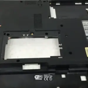 غطاء سفلي لجهاز الكمبيوتر المحمول TOSHIBA Satellite C655 C655D-S5135 (مستعمل)